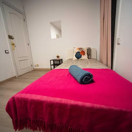 Dagon Ruums Hostel *